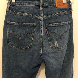 Levi’s high rise skinny SZ 26 jeans